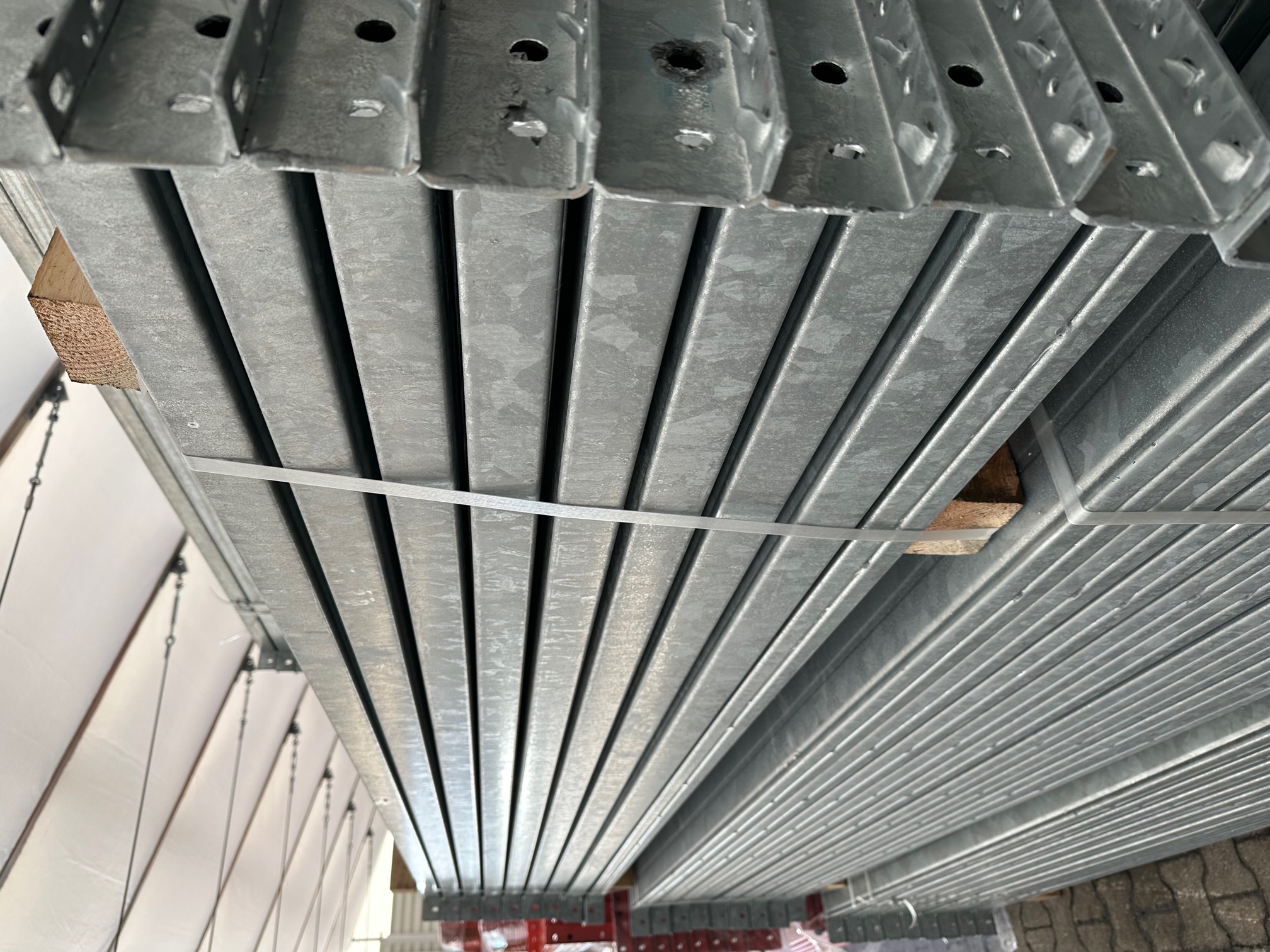 ca. 36,30 lfm Palettenregale verzinkt für Außenbereich - H: 450cm - Fachlast: 3000 kg