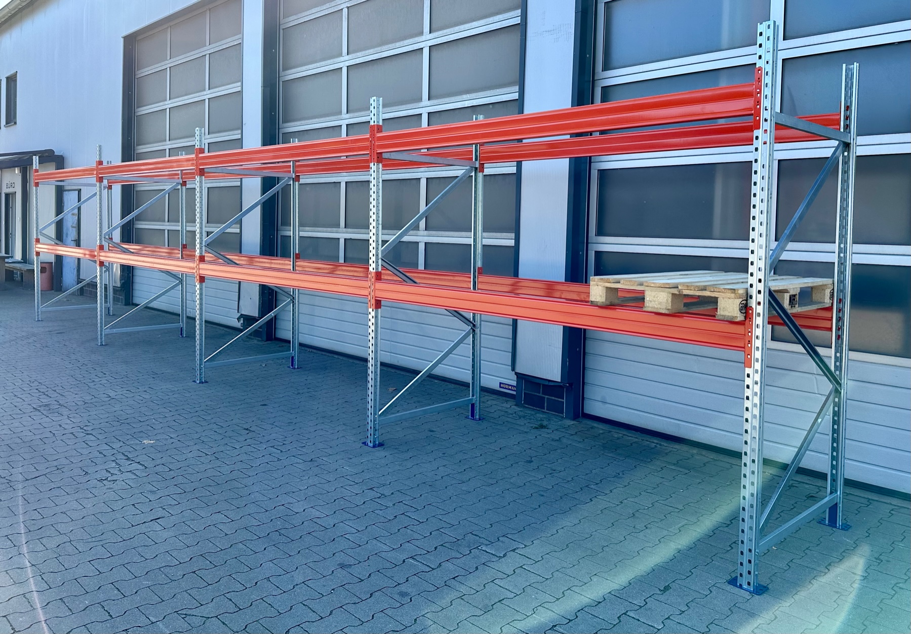 Palettenregal ca. 11,20 lfm - H: 250cm - Fachlast: 1800 kg Palettenregal ca. 11,20 lfm - H: 250cm - Fachlast: 1800 kg