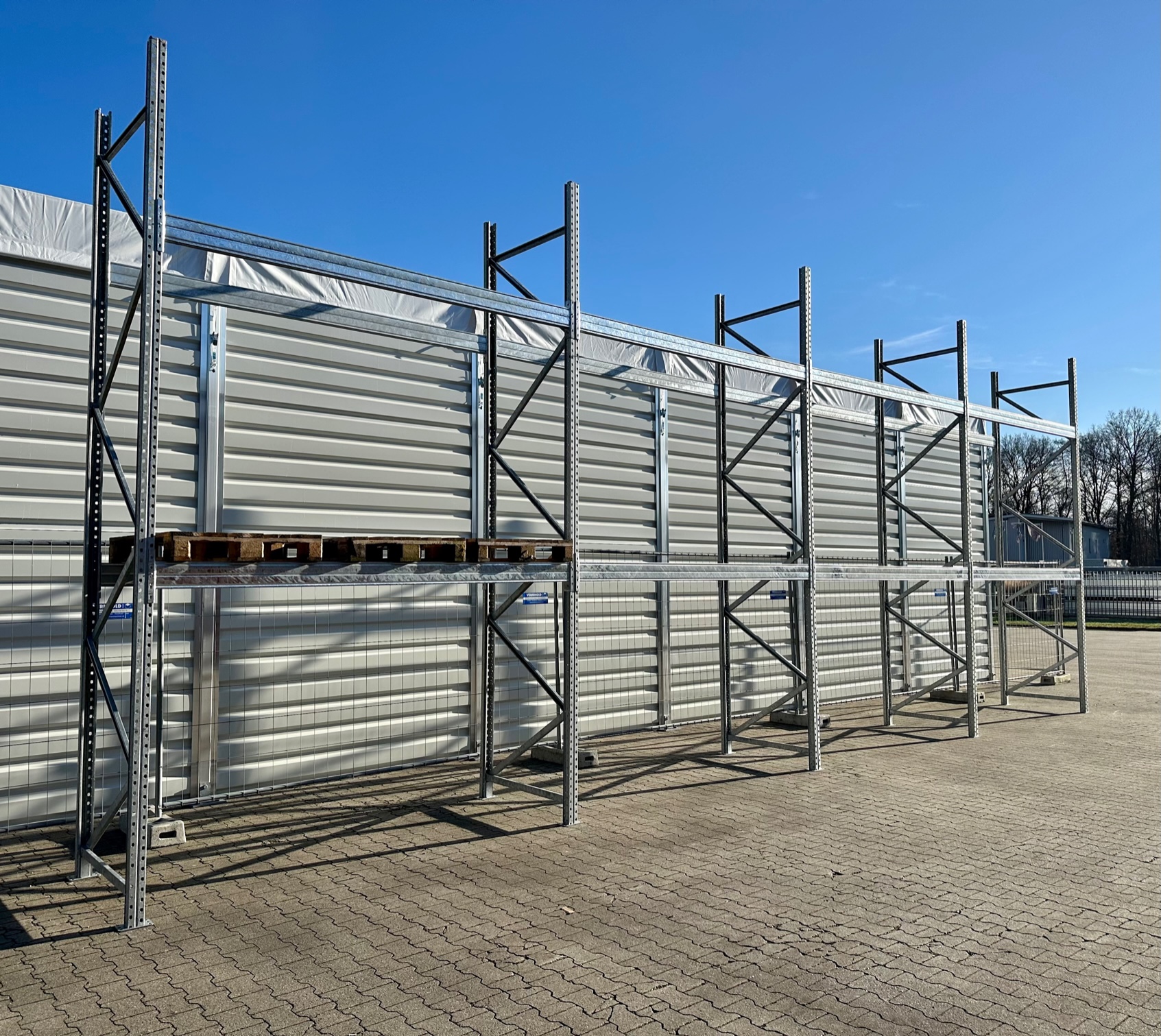 ca. 11,20 lfm Palettenregale verzinkt für Außenbereich - H: 450cm - Fachlast: 3000 kg