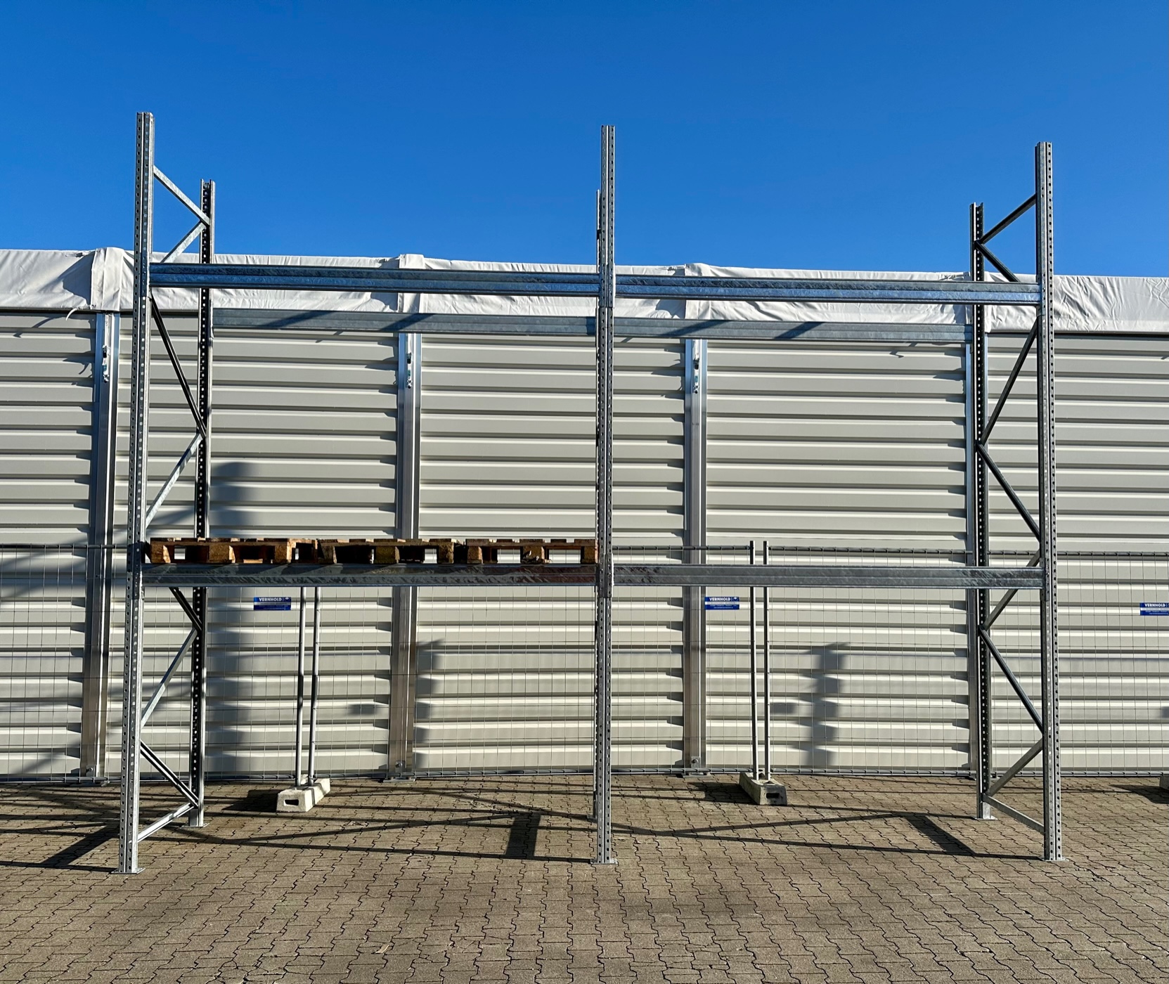ca. 5,70 lfm Palettenregale verzinkt für Außenbereich - H: 450cm - Fachlast: 3000 kg