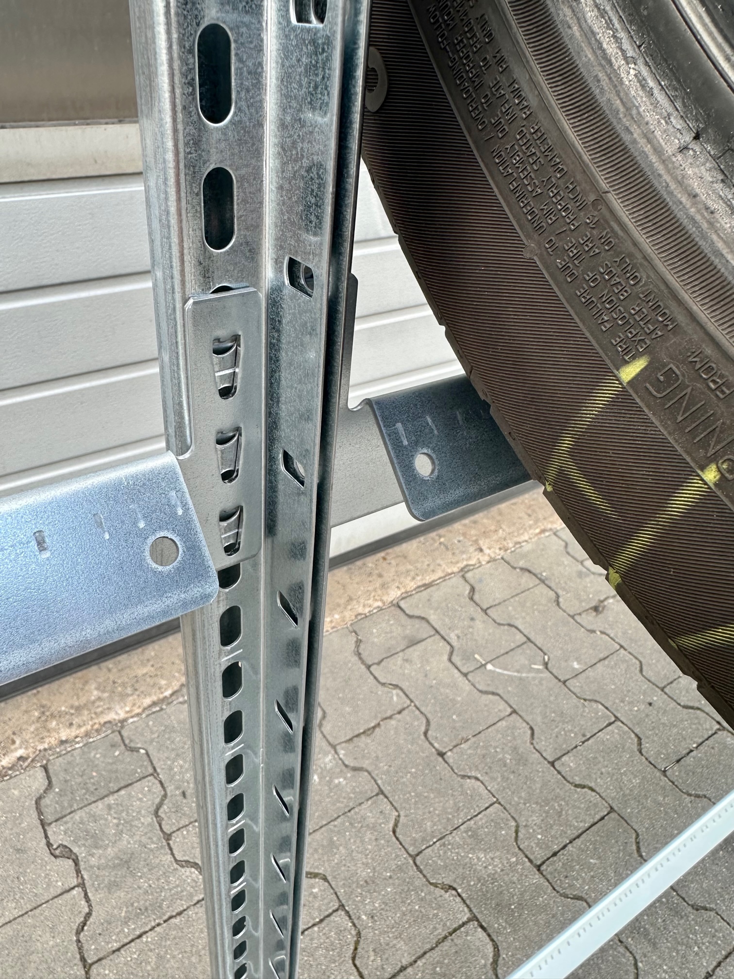 Reifenregal – 4,66 lfm | bis zu 48 Reifen | 200 cm Höhe | 40 cm Tiefe | 150 kg Fachlast | 3 Ebenen