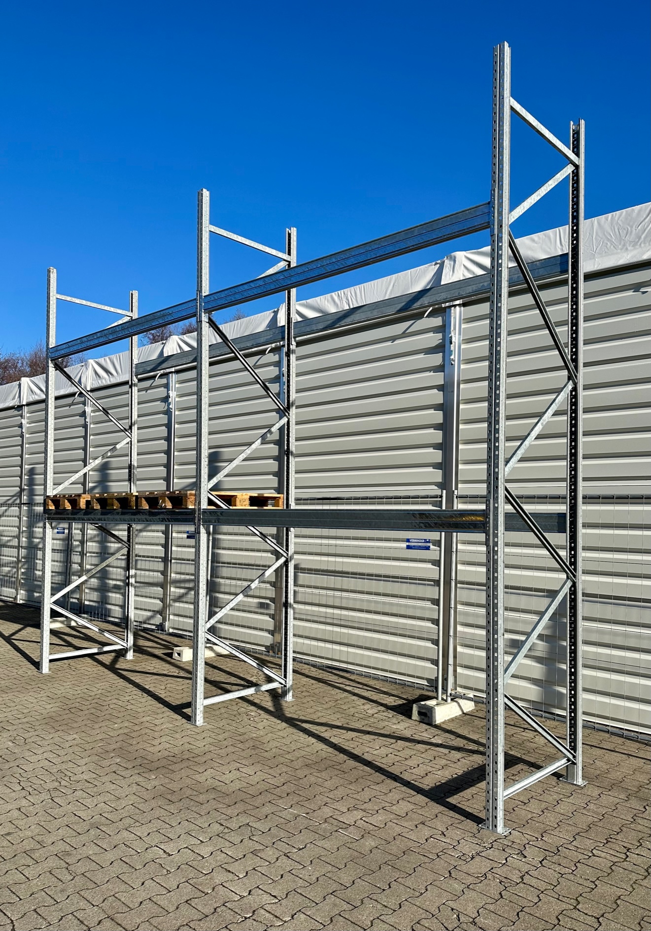 ca. 5,70 lfm Palettenregale verzinkt für Außenbereich - H: 450cm - Fachlast: 3000 kg