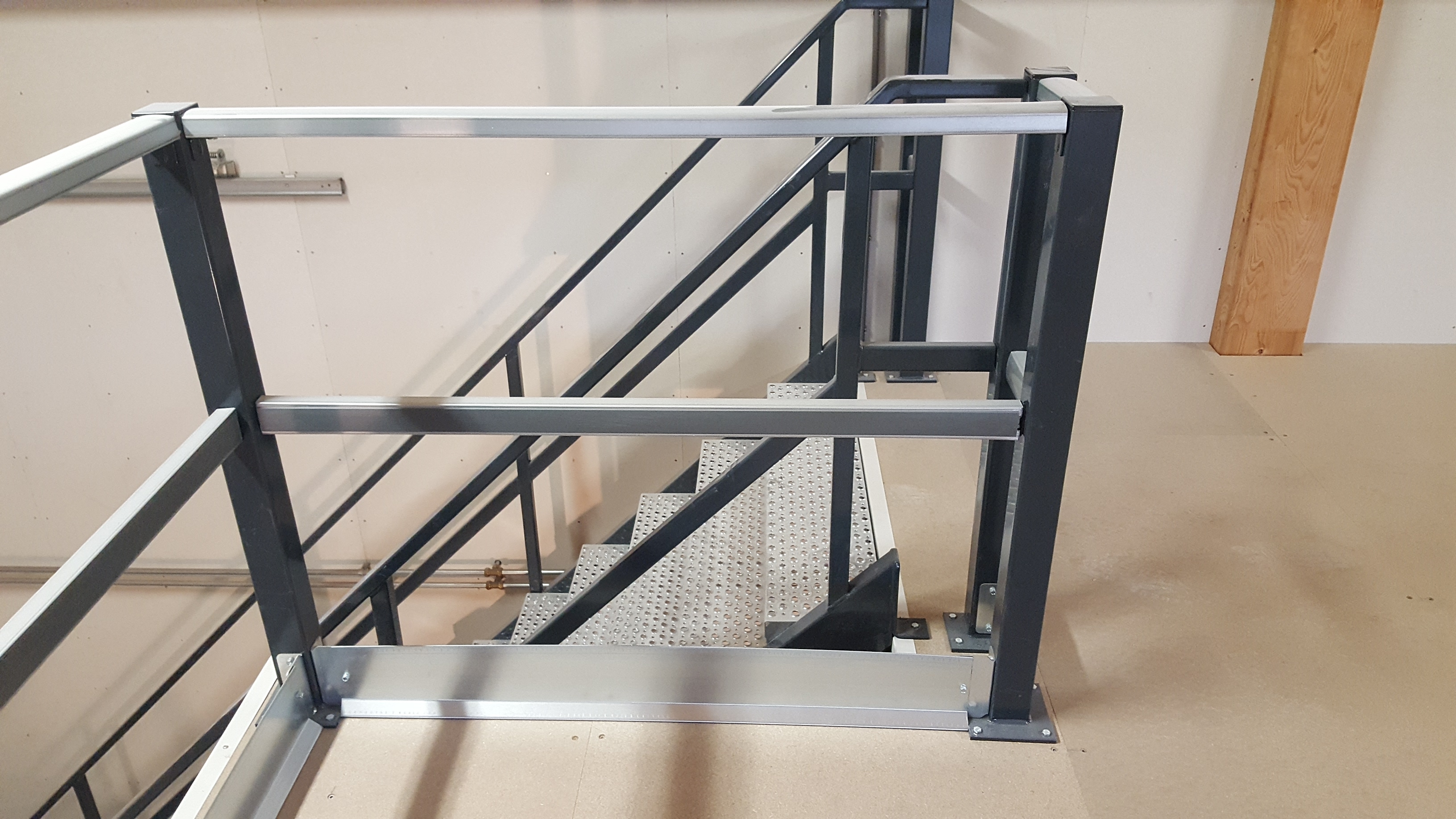 Lagerbühne 5x15m UK 3 m 500Kg/qm NEU Systembühne Lagerpodest
