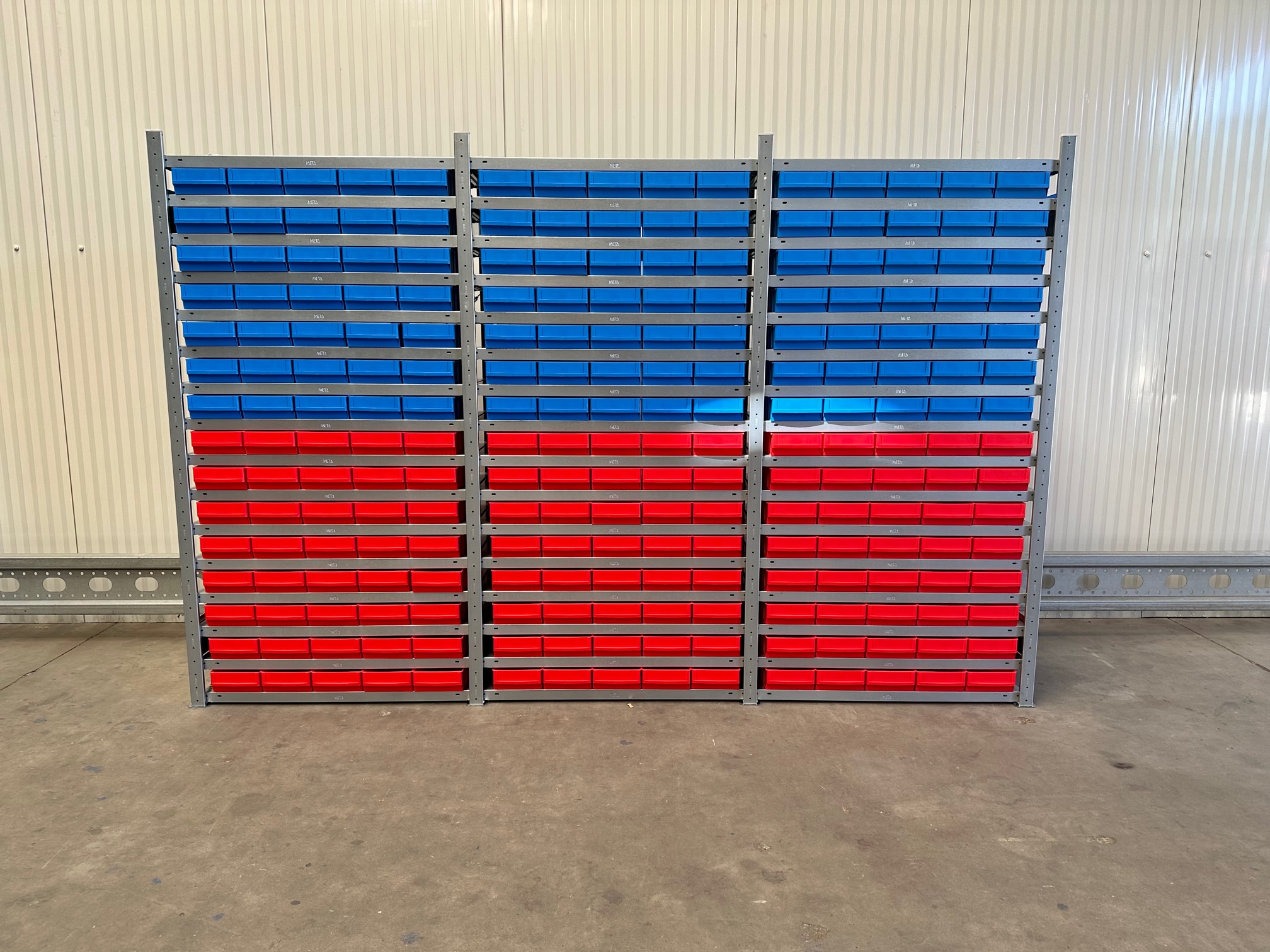 Fachbodenregal 3,06 lfm mit 225 Industriekästen – 200 cm Höhe | 40 cm Tiefe | 17 Ebenen | Made in Germany