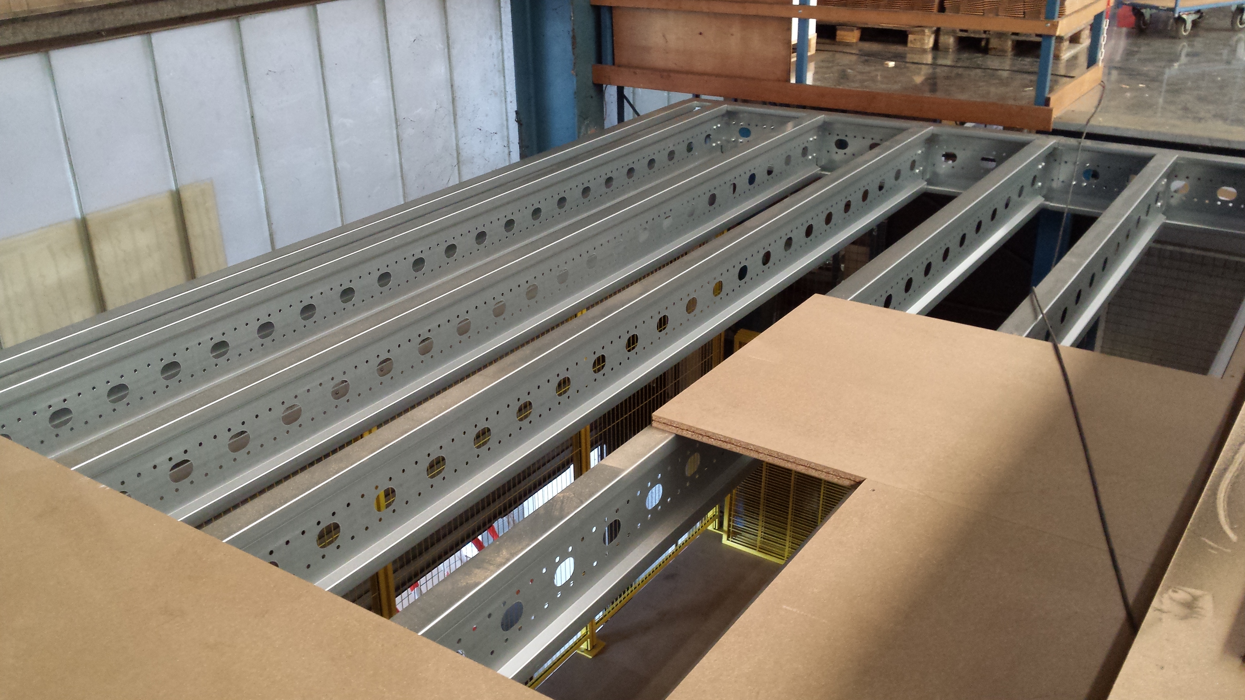 Lagerbühne 5x25m UK 2,5 m 500Kg/qm NEU Systembühne Lagerpodest