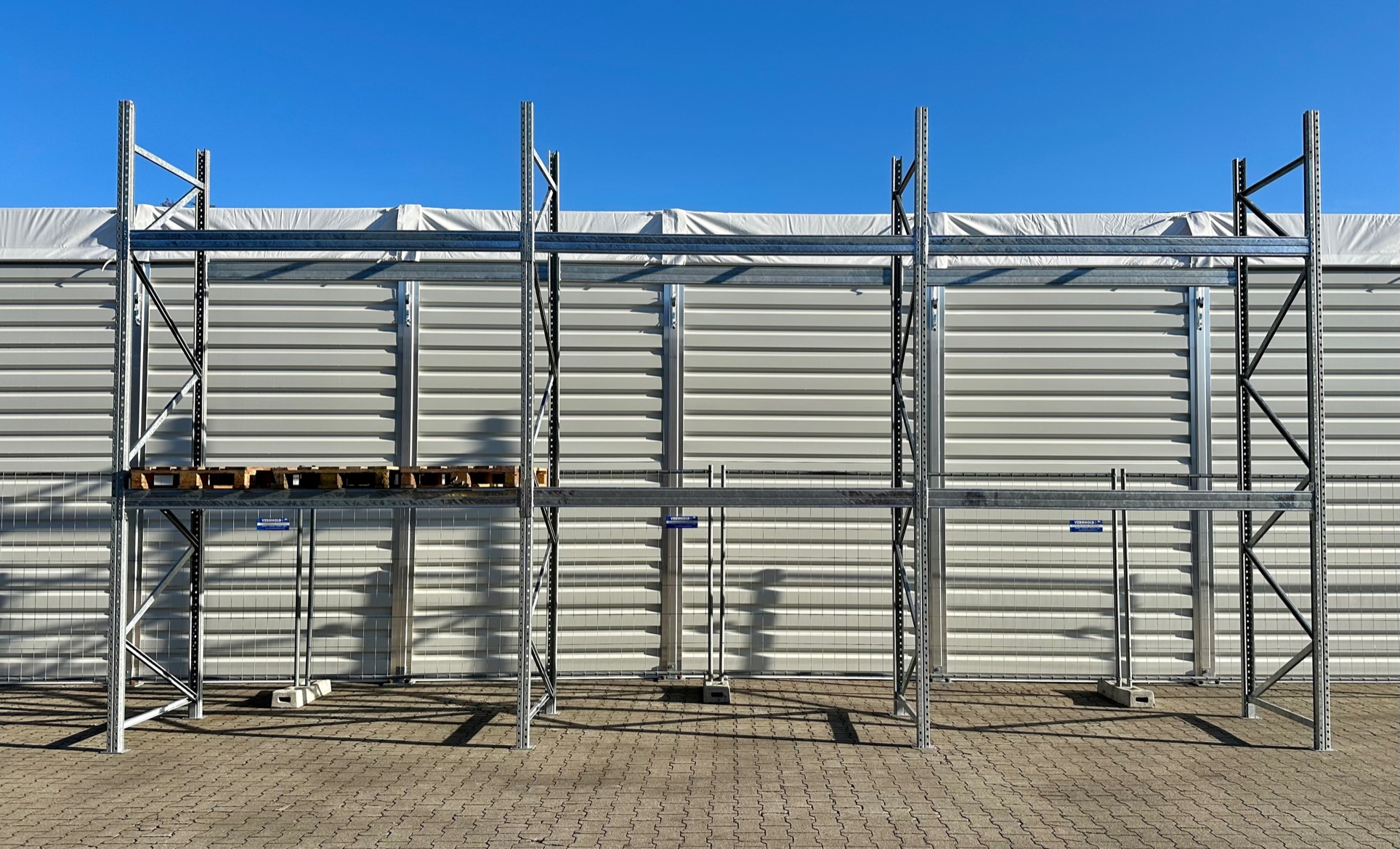 ca. 8,40 lfm Palettenregale verzinkt für Außenbereich - H: 450cm - Fachlast: 3000 kg