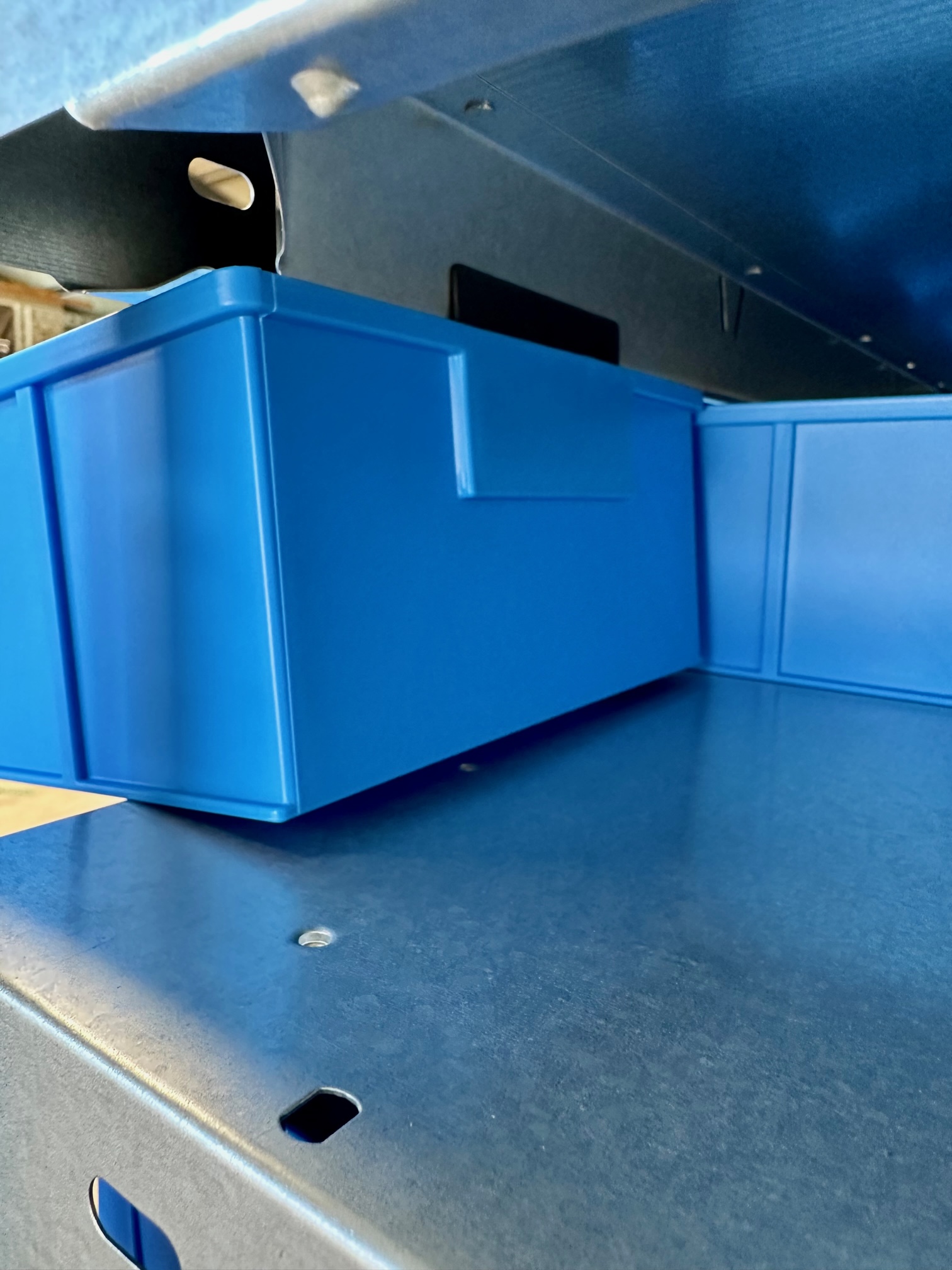 Fachbodenregal 3,06 lfm mit 225 Industriekästen – 200 cm Höhe | 40 cm Tiefe | 17 Ebenen | Made in Germany