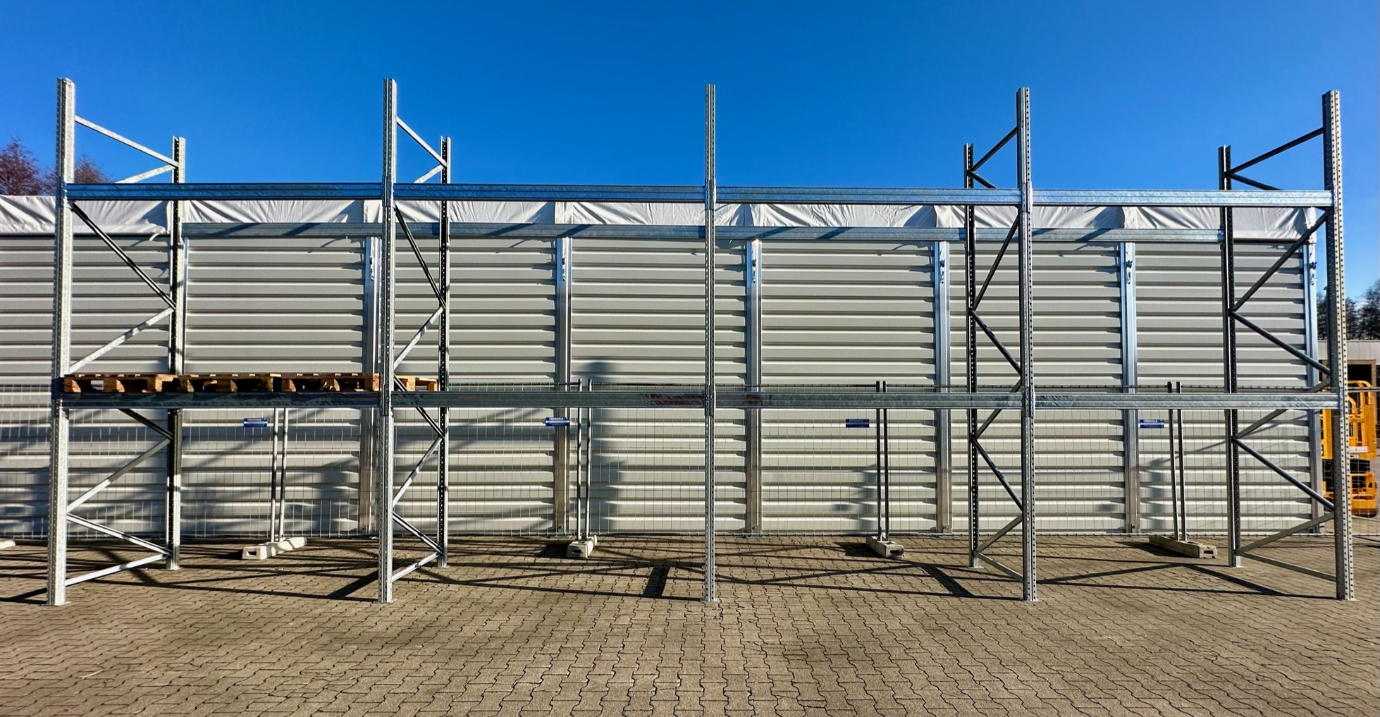 ca. 11,20 lfm Palettenregale verzinkt für Außenbereich - H: 450cm - Fachlast: 3000 kg