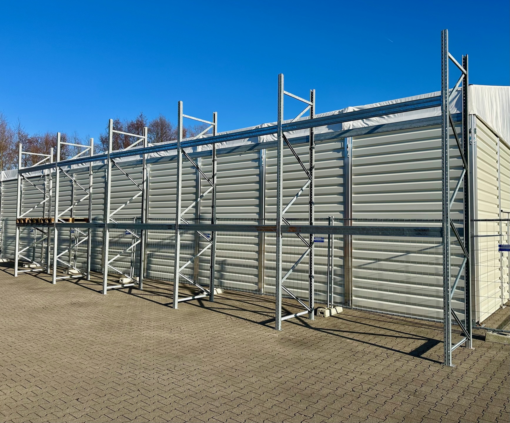 ca. 36,30 lfm Palettenregale verzinkt für Außenbereich - H: 450cm - Fachlast: 3000 kg