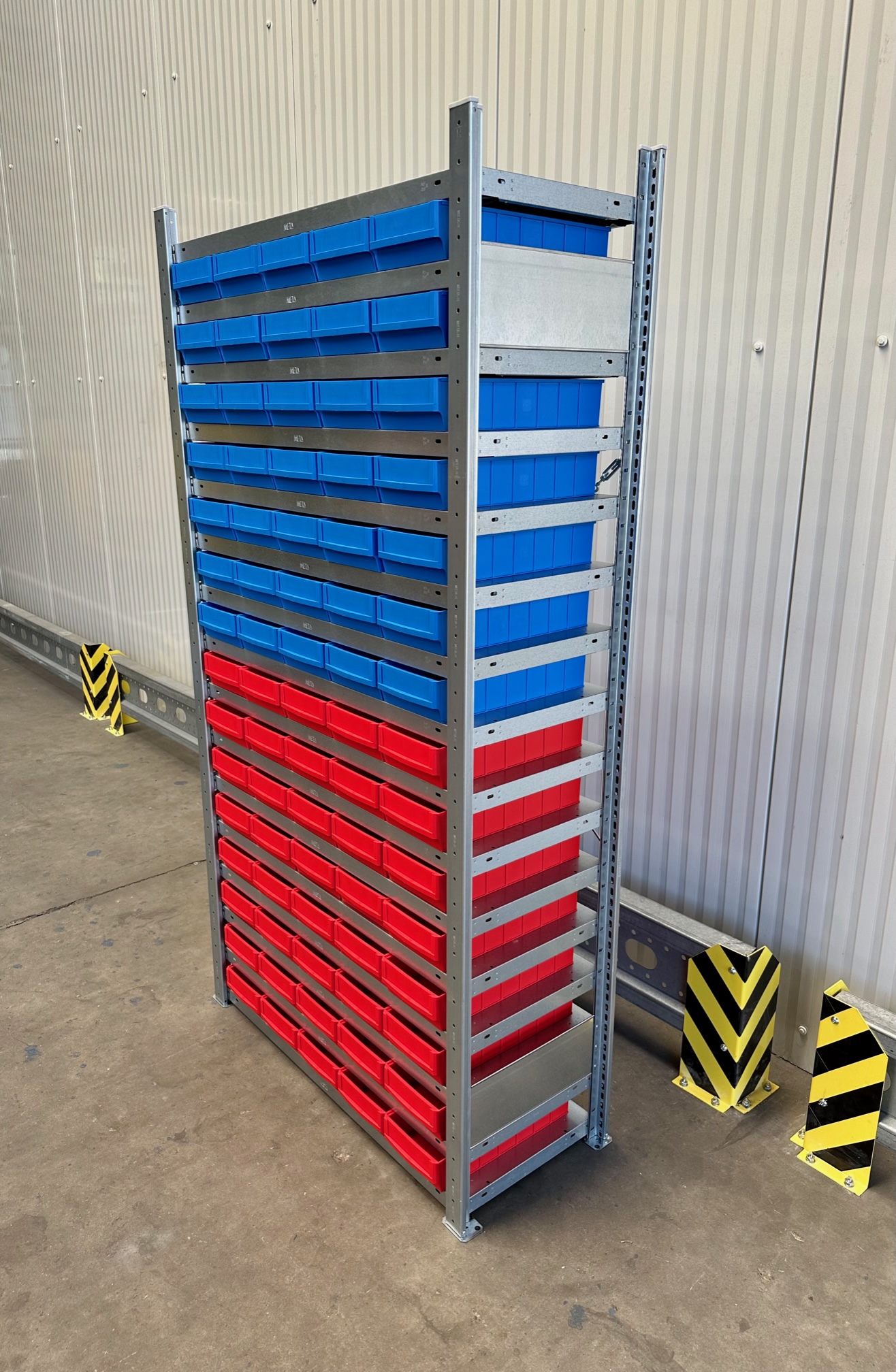 Fachbodenregal 1,06 lfm mit 75 Industriekästen – 200 cm Höhe | 40 cm Tiefe | 17 Ebenen | Made in Germany