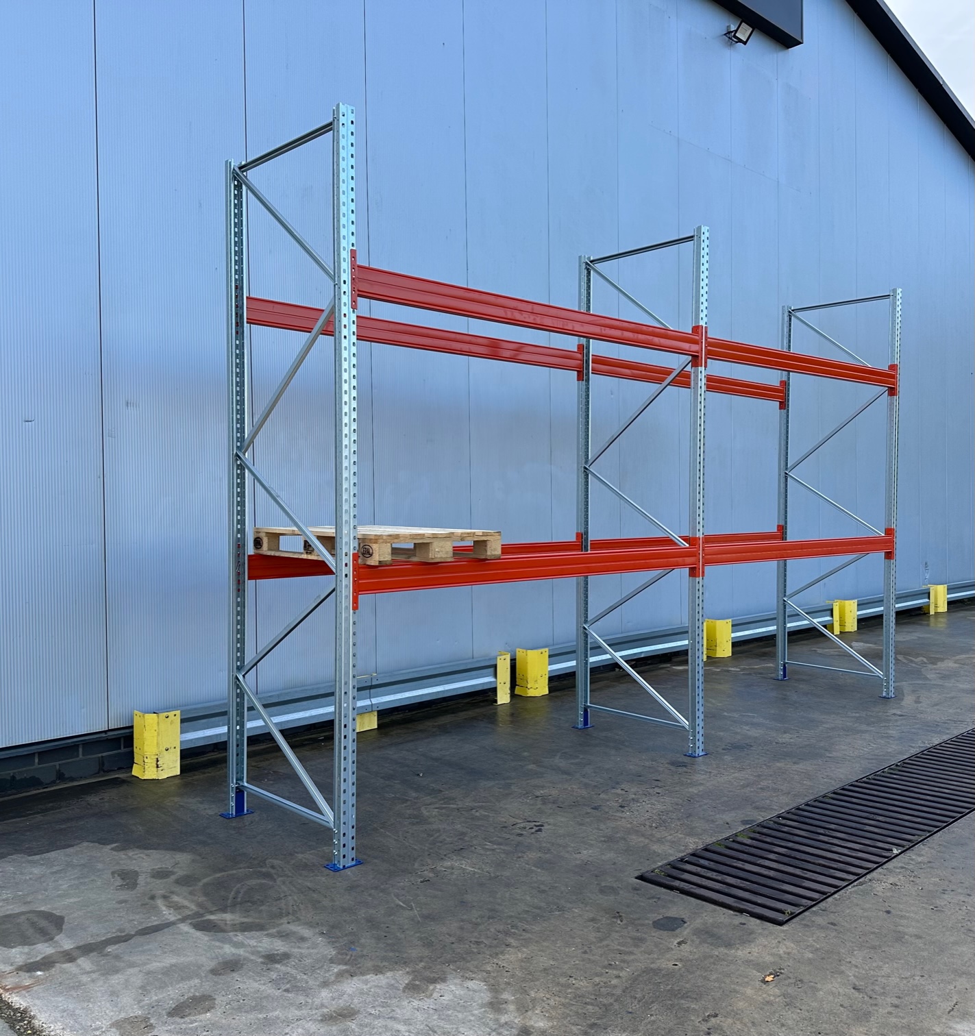 BLT Palettenregal – 5,70 lfm | 350 cm Höhe | 3000 kg Fachlast | Boden + 2 Ebenen